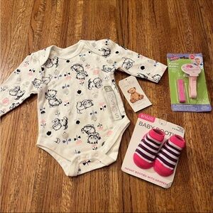 Bundle of 3 Newborn Girl New Items: Onsie w Kitties, Booties and Pacifier Holder